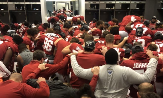 Alabama post game prayer | Photo by Jeff Allen | Twitter 