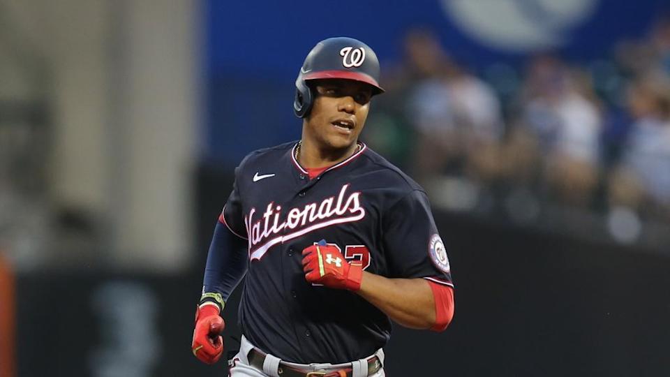 Juan Soto trots around bases