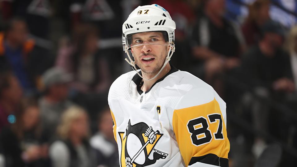 Sidney Crosby took out some frustration on Nic Dowd. (Photo by Michael Martin/NHLI via Getty Images)