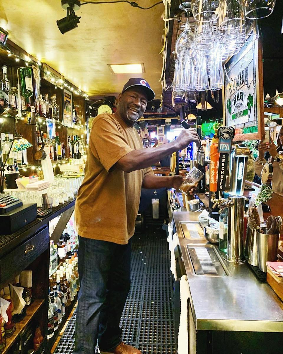 Baseball Hall of Fame closer Lee Smith visited Jimmy's Bar in West Peoria on April 8-9, 2022.