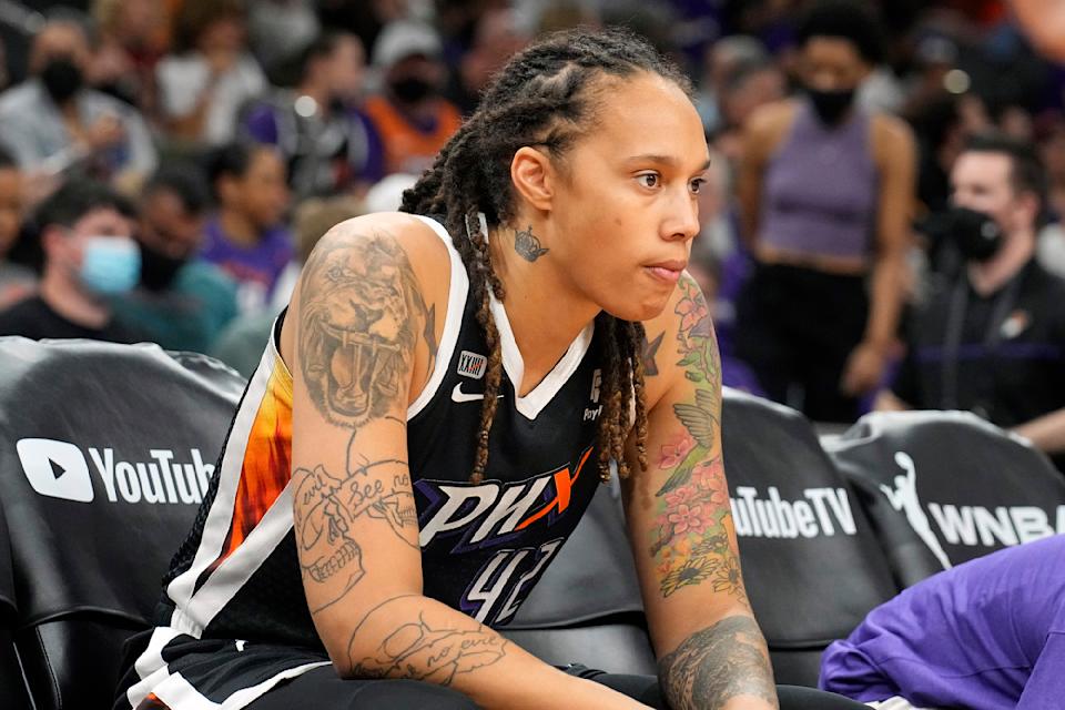 Brittney Griner durante un partido del Mercury de Phoenix contra el Chicago Sky el 13 de octubre del 2021 en Phoenix. (AP Photo/Rick Scuteri, File)