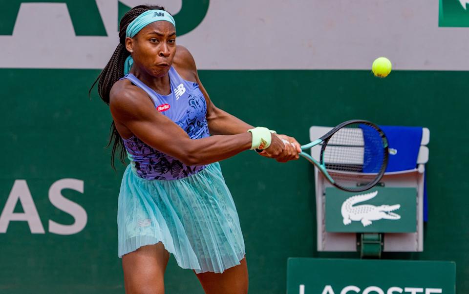 Coco Gauff of The United States plays a backhand against Kaia Kanepi of Estonia - Andy Cheung/Getty Images