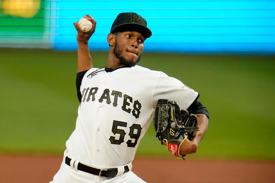 Pirates starting pitcher Roansy Contreras is a top fantasy prospect