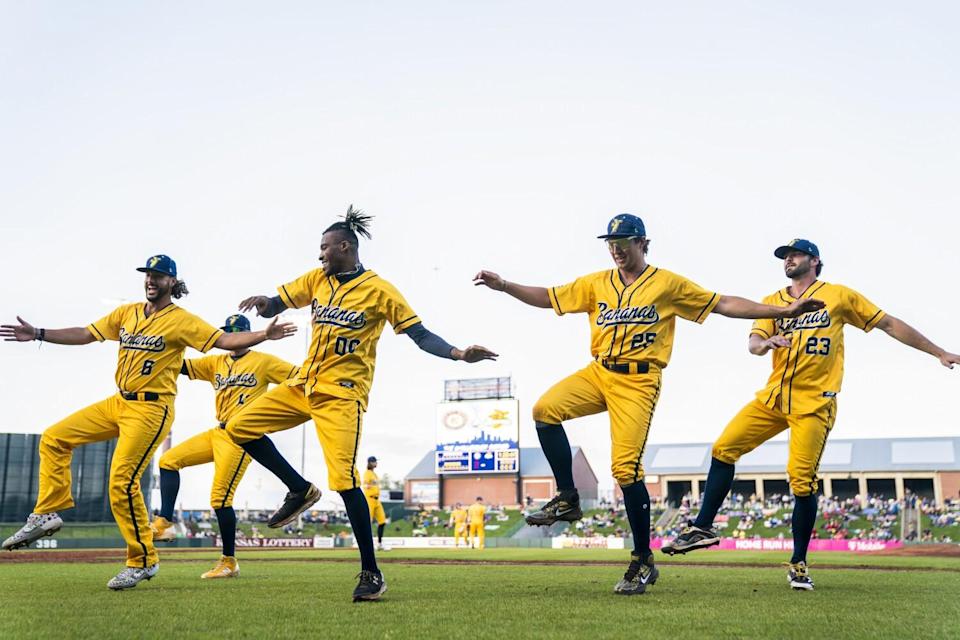 Savannah Bananas Luke Kelley, Matt Malatesta, Maceo Harrison, Christian Dearman and Collin Ledbetter dance.