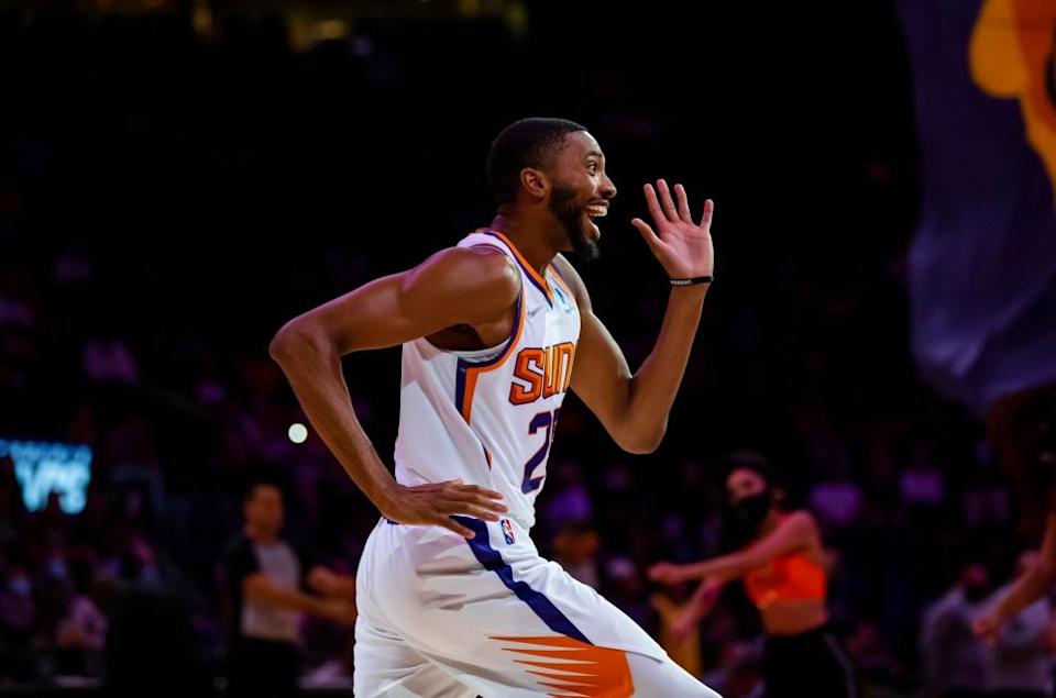 Mikal Bridges celebrates a play