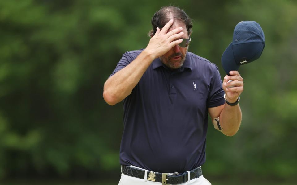 Phil Mickelson of the United States acknowledges the crowd - Patrick Smith/Getty Images