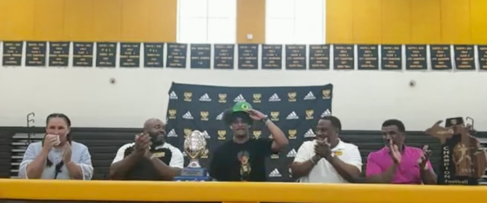 Dante Moore announced his decision to attend Oregon live on SportsCenter. (ESPN screenshot)