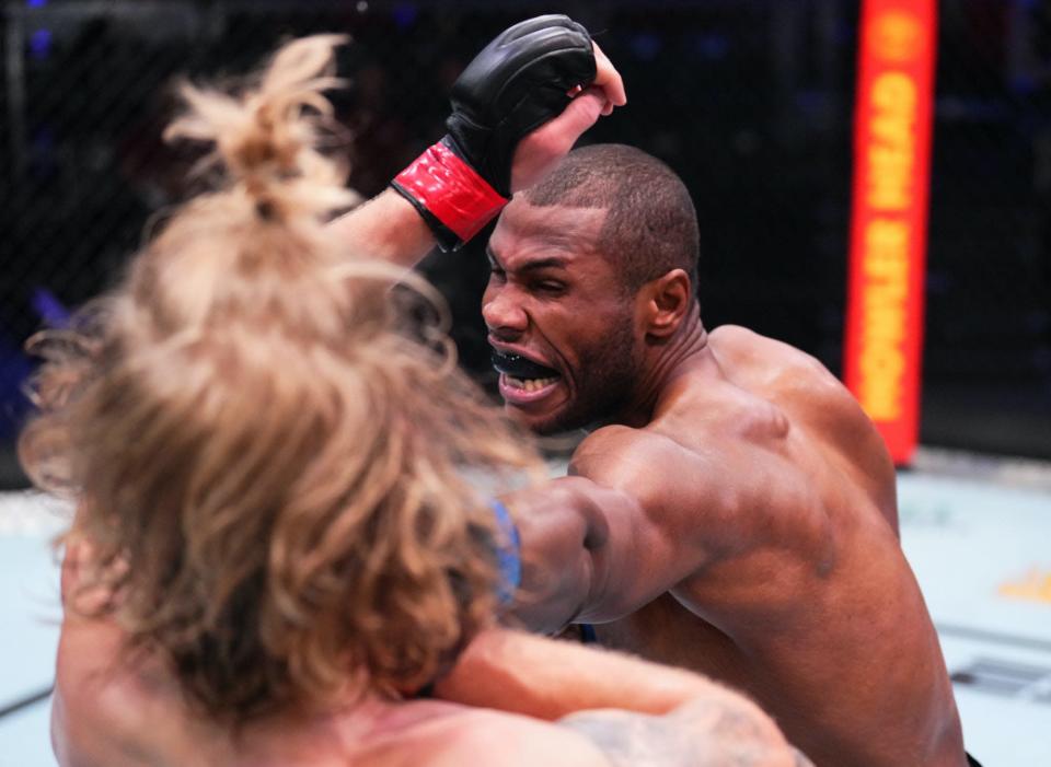 Acacio dos Santos punches Anton Turkalj during Dana White's Contender Series.