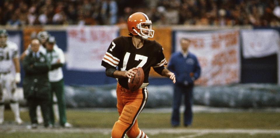 Dec 7, 1980; Cleveland, OH, USA; FILE PHOTO; Cleveland Browns quarterback Brian Sipe (17) in action against the New York Jets at Cleveland Municipal Stadium. Mandatory Credit: Malcolm Emmons-USA TODAY NETWORK