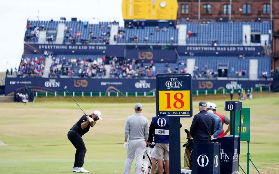 Dustin Johnson at the 18th - PA