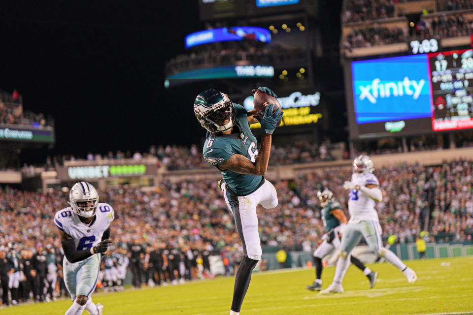 Philadelphia Eagles wide receiver DeVonta Smith (6) leaps for a touchdown in the end zone against the Dallas Cowboys. (Photo by Andy Lewis/Icon Sportswire via Getty Images)