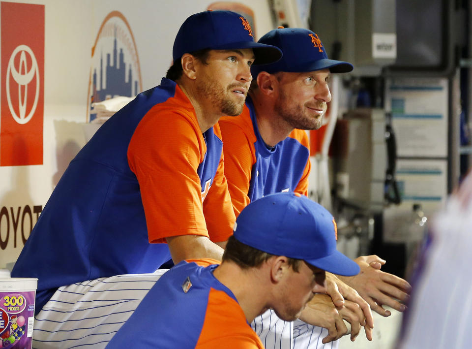 After stumbling into a wild-card series, the Mets must decide how to deploy their aces, Jacob deGrom and Max Scherzer. (Photo by Jim McIsaac/Getty Images)