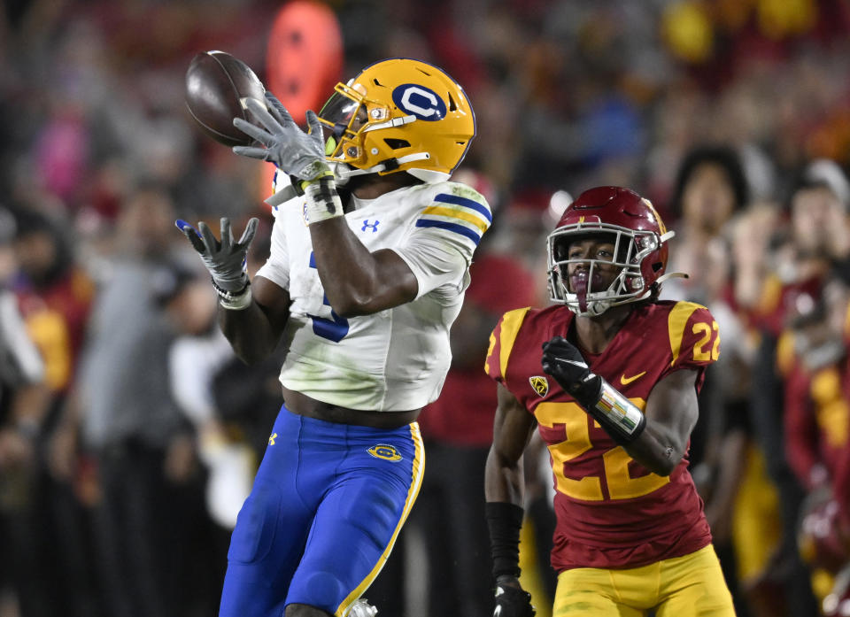 California's Jeremiah Hunter helped the Bears rack up 469 yards of offense on Saturday in a loss to USC. (AP Photo/John McCoy)