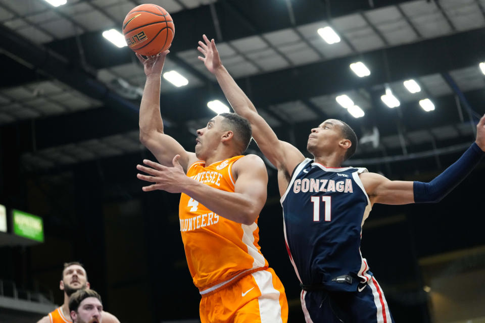 Tennessee guard Tyreke Key scores against Gonzaga guard Nolan Hickman during the second half of an exhibition game at Comerica Center in Frisco, Texas, on Oct. 28, 2022. (Chris Jones/USA TODAY Sports)