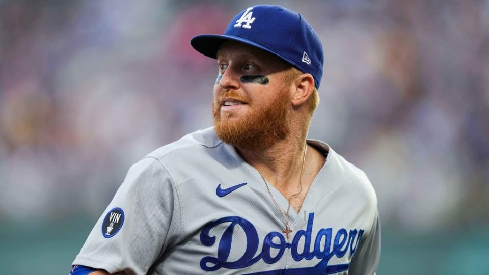 Justin Turner closeup with Dodgers 2022