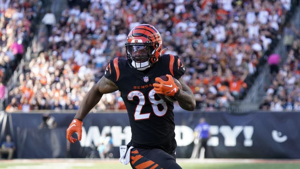 Cincinnati Bengals running back Joe Mixon runs the ball during the second half against the Carolina Panthers.