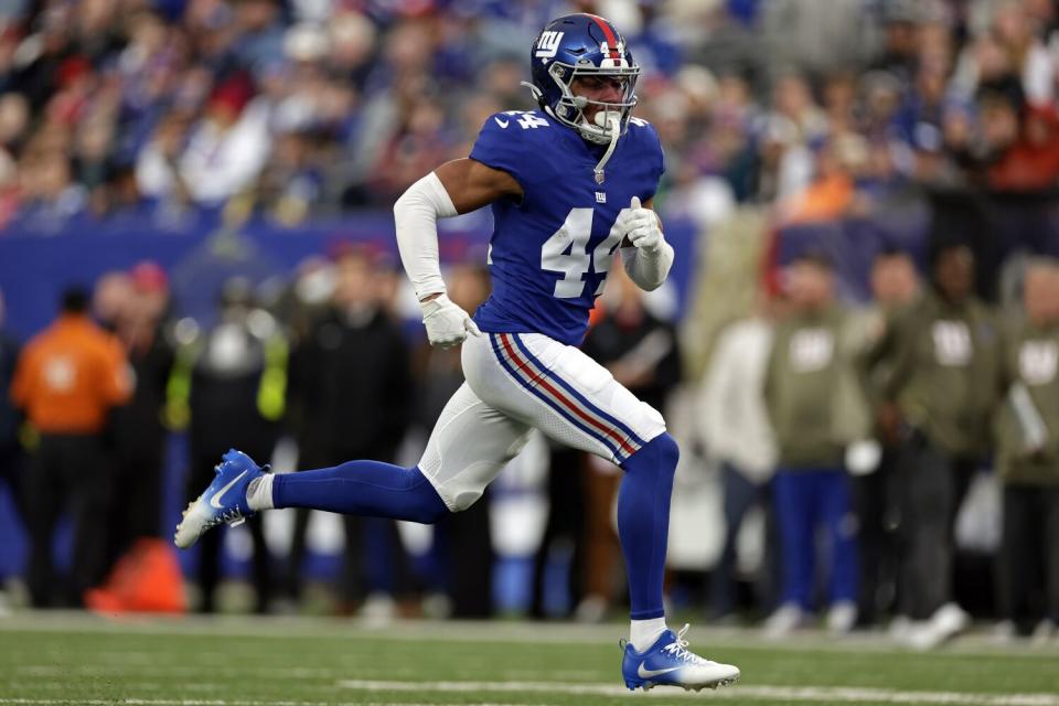 New York Giants cornerback Nick McCloud runs against the Houston Texans.