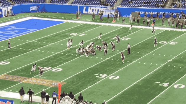 Detroit King High School's Sterling Anderson Jr. busts an 80-yard touchdown run in the Michigan state championship game against Muskegon. (Hudl)