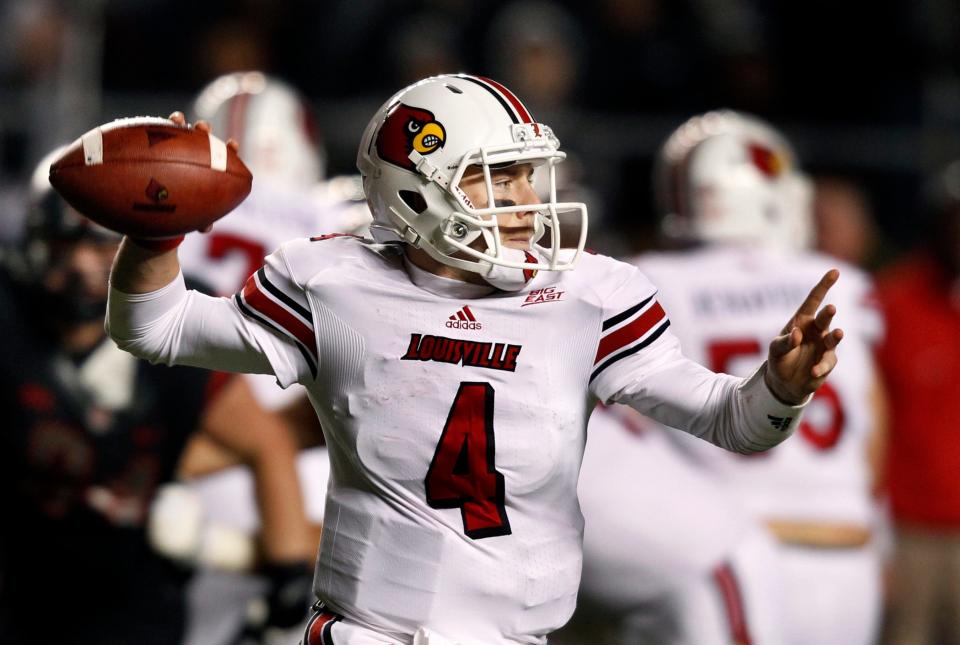 Louisville quarterback Will Stein throws a pass during the first half of an NCAA college football game against Rutgers in Piscataway, N.J., Thursday, Nov. 29, 2012. (AP Photo/Mel Evans)