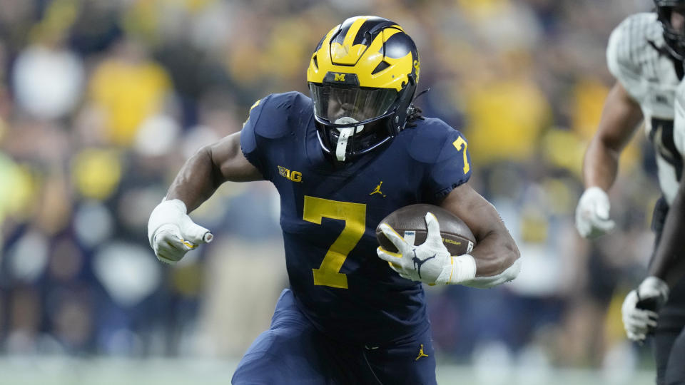 Donovan Edwards is Michigan's primary running back with Blake Corum sidelined and should be in line for 20 or more carries in the Fiesta Bowl. (AP Photo/Michael Conroy)