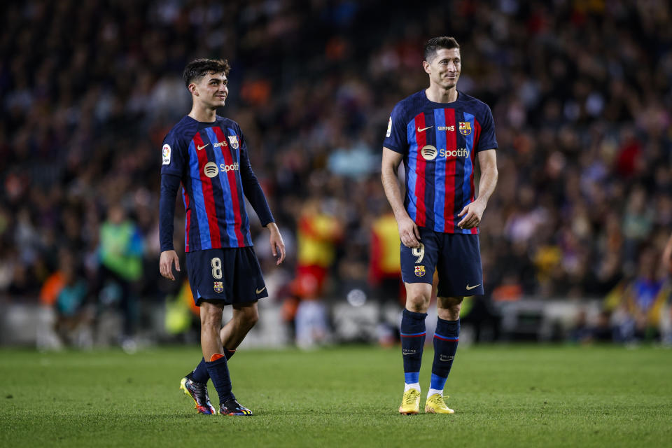 09 Robert Lewandowski of FC Barcelona talkiing with 08 Pedri of FC Barcelona during the La Liga match between FC Barcelona and UD Almeria at Spotify Camp Nou Stadium in Barcelona, Spain, on November 05th, 2022. (Photo by Xavier Bonilla/NurPhoto via Getty Images)