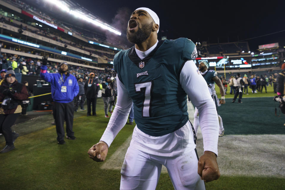 Haason Reddick (7) has been big for the Eagles since signing as a free agent last offseason. (AP Photo/Chris Szagola)