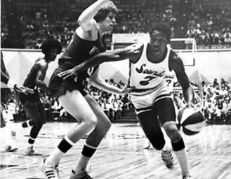 George Carter, right, was one of the greats of the ABA. He averaged more than 18 points and nearly 7 rebounds per game between 1967 and 1976.
