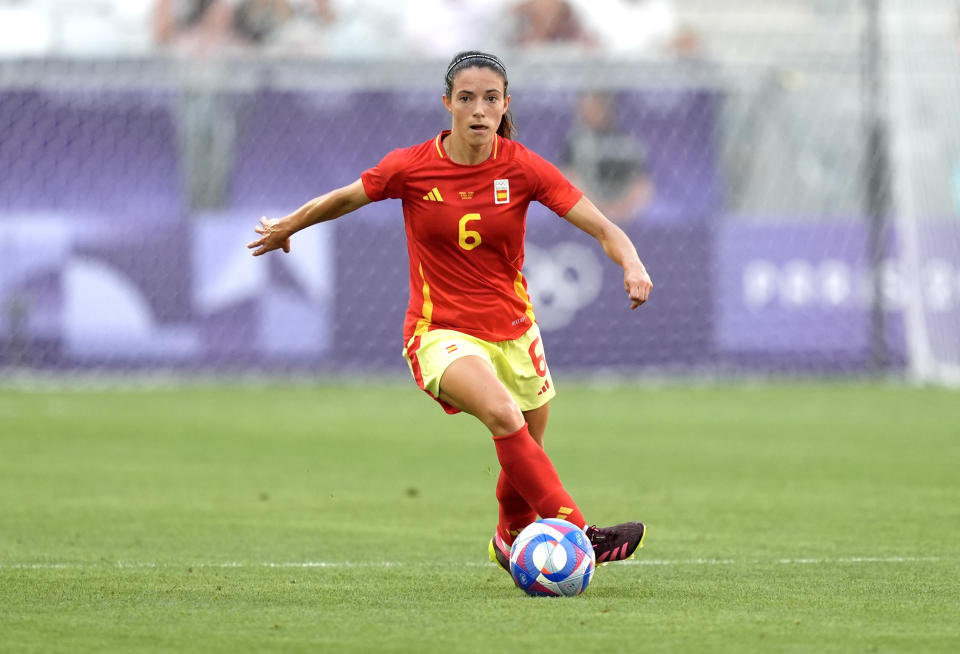 BORDEAUX, FRANCE - JULY 31: Aitana Bonmati #6 of Team Spain controls the ball during the Women's group C match between Brazil and Spain during the Olympic Games Paris 2024 at Nouveau Stade de Bordeaux on July 31, 2024 in Bordeaux, France. (Photo by Juan Manuel Serrano Arce/Getty Images)