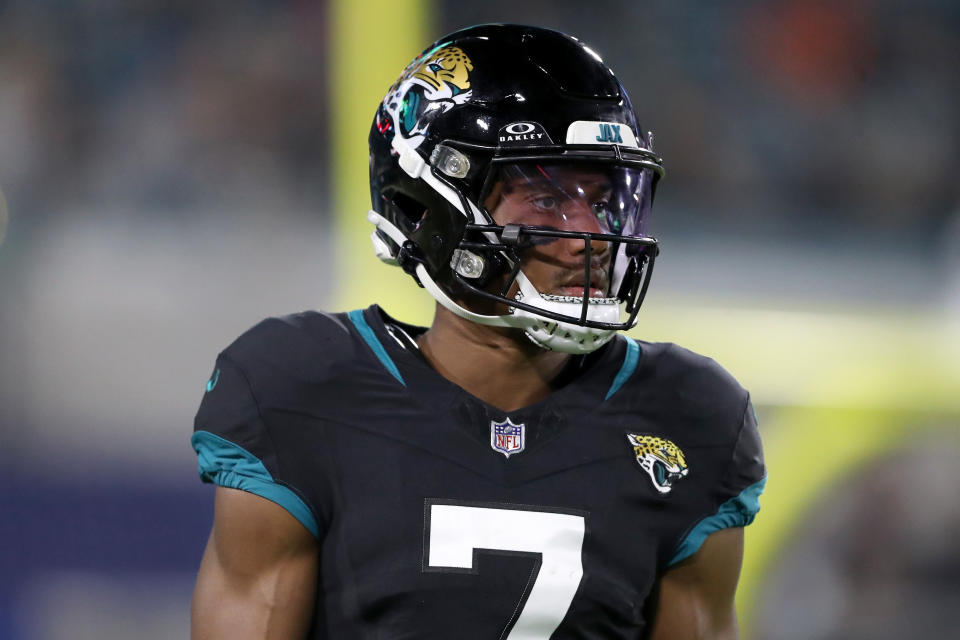 JACKSONVILLE, FLORIDA - DECEMBER 04: Zay Jones #7 of the Jacksonville Jaguars warms up before a game against the Cincinnati Bengals at EverBank Stadium on December 04, 2023 in Jacksonville, Florida. (Photo by Courtney Culbreath/Getty Images)