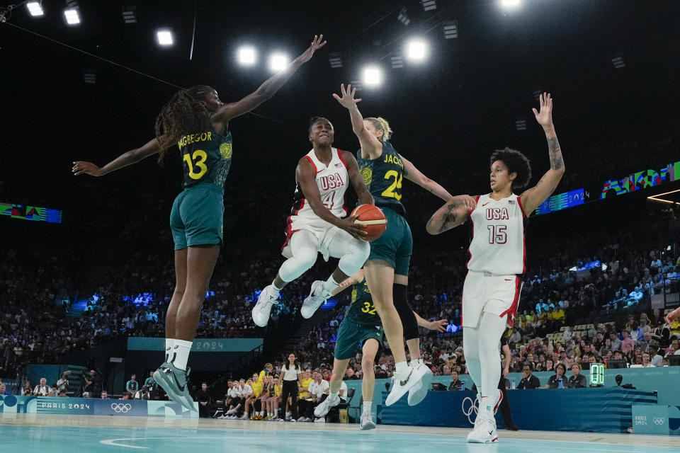 Jewell Loyd takes it to the rim. (Michael Conroy/AP Photo)