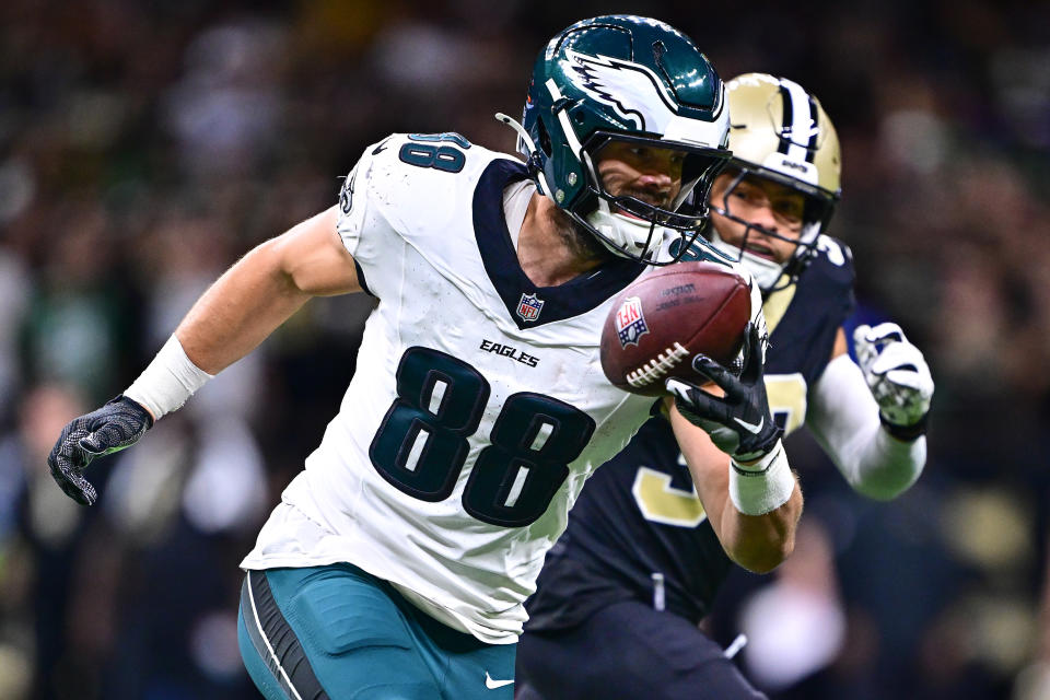 Dallas Goedert #88 of the Philadelphia Eagles makes a one-handed catch against the New Orleans Saints during the fourth quarter at Caesars Superdome on September 22, 2024 in New Orleans, Louisiana. (Photo by Gus Stark/Getty Images)