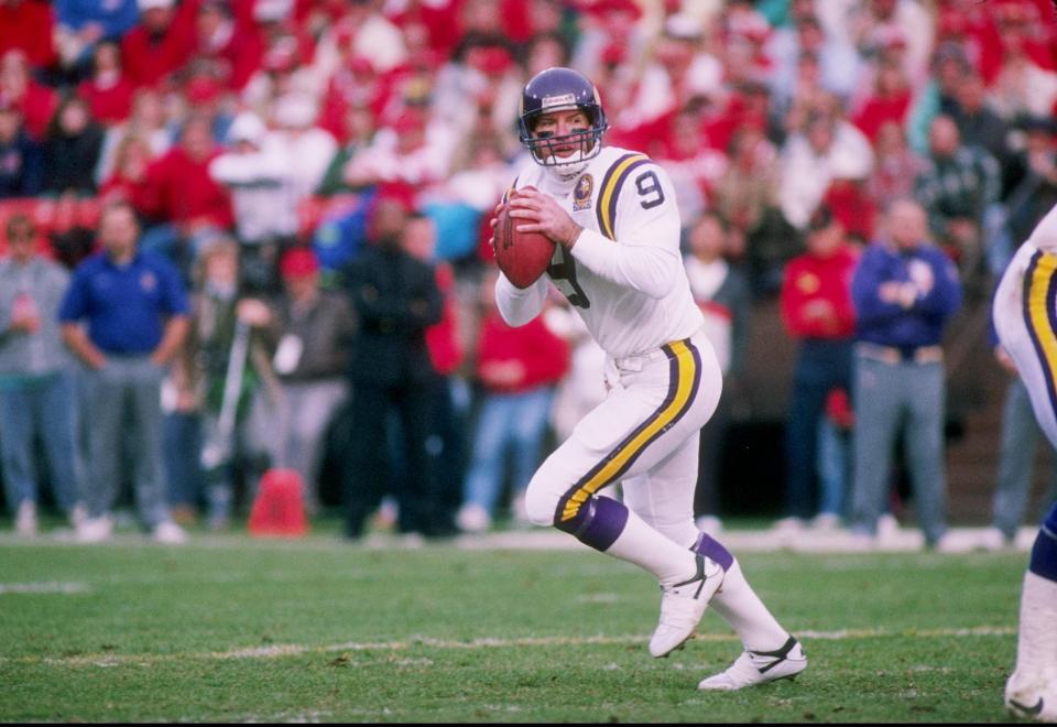 6 Jan 1990: Quarterback Tommy Kramer of the Minnesota Vikings prepares to pass the ball during a game against the San Francisco 49ers at Candlestick Park in San Francisco, California. The 49ers won the game 41-13. Mandatory Credit: Otto Greule /Allspor