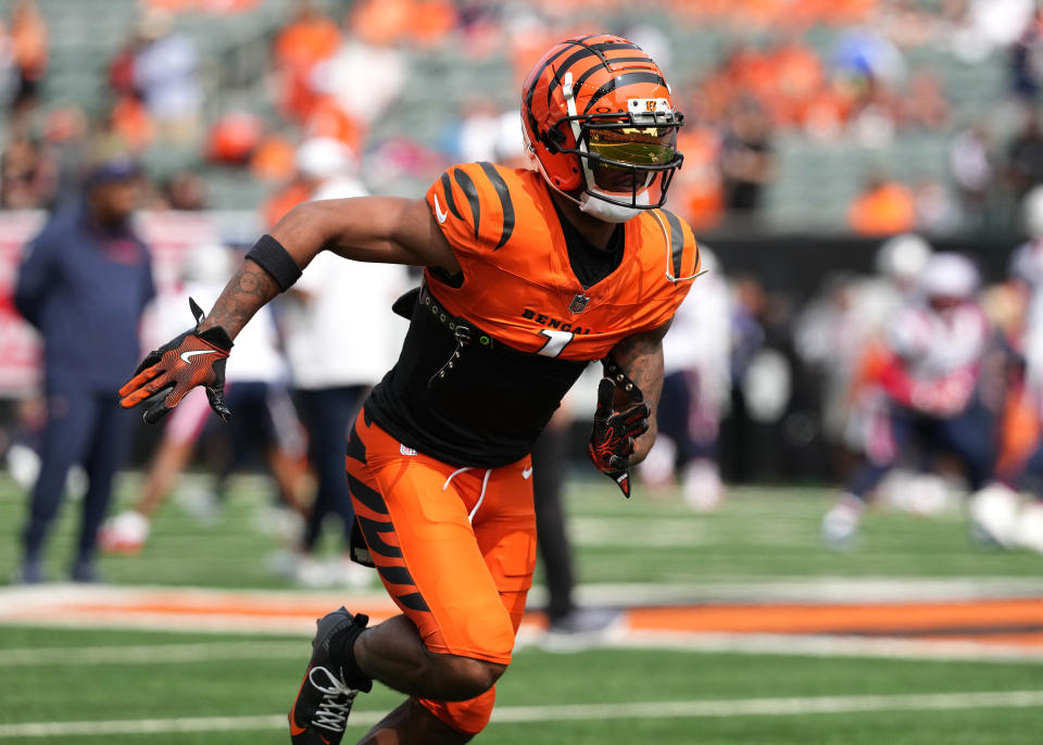 CINCINNATI, OHIO - SEPTEMBER 08: Cincinnati Bengals wide receiver Ja'Marr Chase #1 warms up before the game against the New England Patriots at Paycor Stadium on September 08, 2024 in Cincinnati, Ohio. (Photo by Jason Mowry/Getty Images)