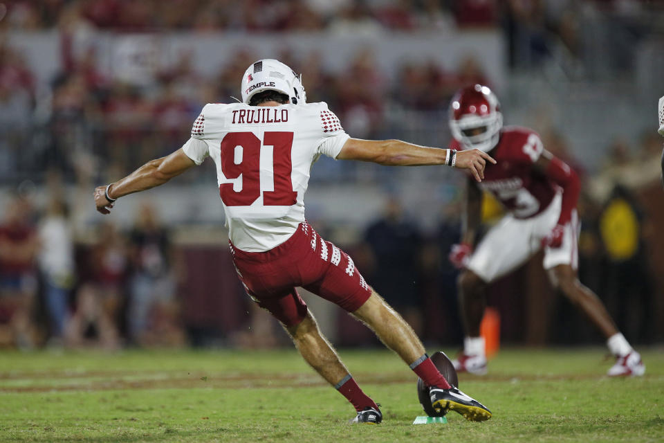 NORMAN, OKLAHOMA - AUGUST 30: Kicker Maddux Trujillo #91 of the Temple Owls kicks the ball off to the Oklahoma Sooners for a 65-yard touchback in the third quarter at Gaylord Family Oklahoma Memorial Stadium on August 30, 2024 in Norman, Oklahoma. Oklahoma won 51-3. (Photo by Brian Bahr/Getty Images)