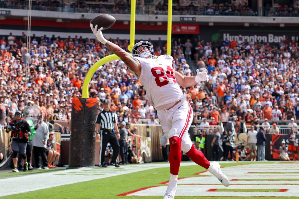 CLEVELAND, OH - SEPTEMBER 22: A pass goes off the fingertips of New York Giants tight end Theo Johnson (84) in the end zone during the second quarter of the National Football League game between the New York Giants and Cleveland Browns on September 22, 2024, at Huntington Bank Field in Cleveland, OH. (Photo by Frank Jansky/Icon Sportswire via Getty Images)