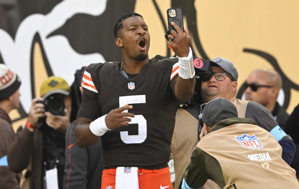 Cleveland Browns quarterback Jameis Winston (5) celebrates after a win against the Baltimore Ravens. (AP Photo/David Richard)