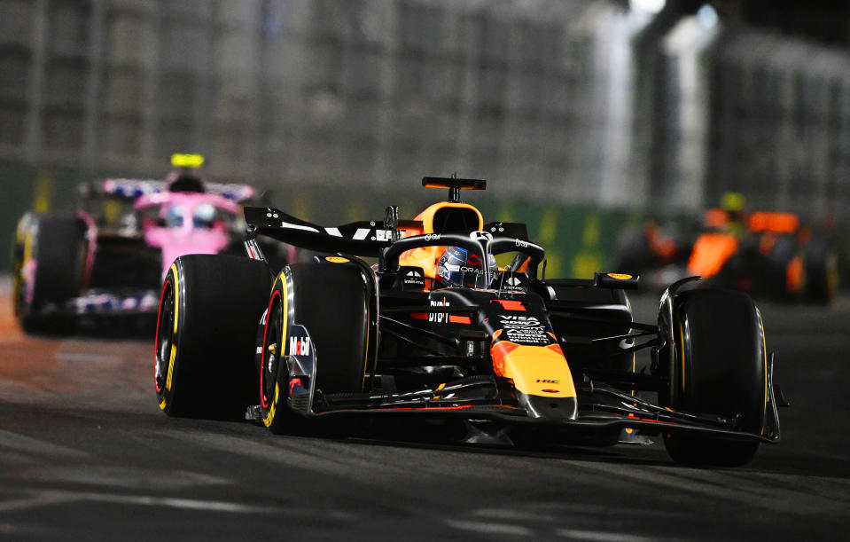 LAS VEGAS, NEVADA - NOVEMBER 23: Max Verstappen of the Netherlands driving the (1) Oracle Red Bull Racing RB20 on track during the F1 Grand Prix of Las Vegas at Las Vegas Strip Circuit on November 23, 2024 in Las Vegas, Nevada. (Photo by Rudy Carezzevoli/Getty Images)