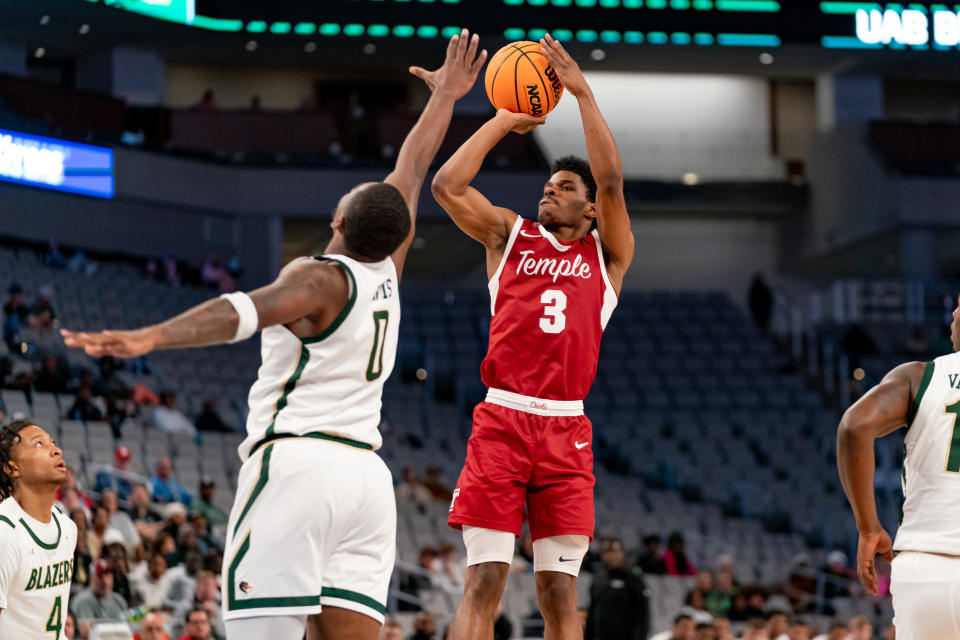 FORT WORTH, TX - MARCH 17:Temple Owls guard Hysier Miller (3) shoots a jumper during the American Athletic Conference Championship game between the Temple Owls and the UAB Blazers on March 17, 2024 at Dickies Arena in Fort Worth, Texas. (Photo by Chris Leduc/Icon Sportswire via Getty Images)