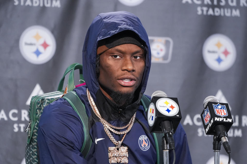 Pittsburgh Steelers wide receiver George Pickens was fighting with Browns cornerback Greg Newsome II as Thursday night's game ended. (AP Photo/Gene J. Puskar)