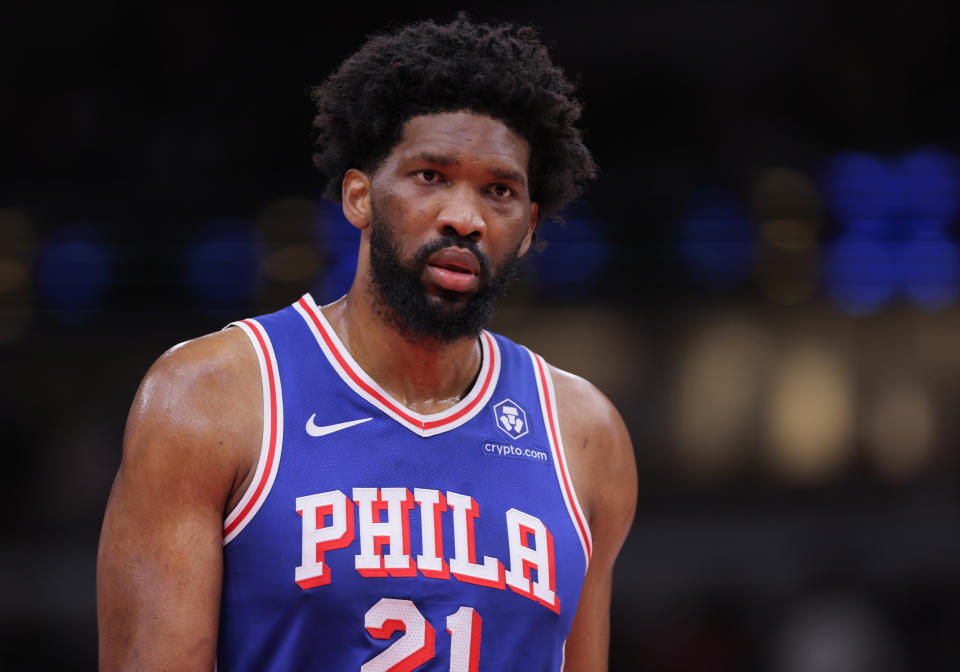 CHICAGO, IL - DECEMBER 08: Joel Embiid #21 of the Philadelphia 76ers during the second half against the Chicago Bulls on December 8, 2024 at the United Center in Chicago, Illinois. (Photo by Melissa Tamez/Icon Sportswire via Getty Images)