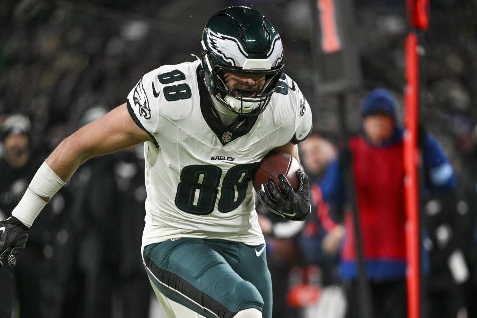 Dec 1, 2024; Baltimore, Maryland, USA; Philadelphia Eagles tight end Dallas Goedert (88) runs for a touchdown during the first half against the Baltimore Ravens at M&T Bank Stadium. Mandatory Credit: Tommy Gilligan-Imagn Images