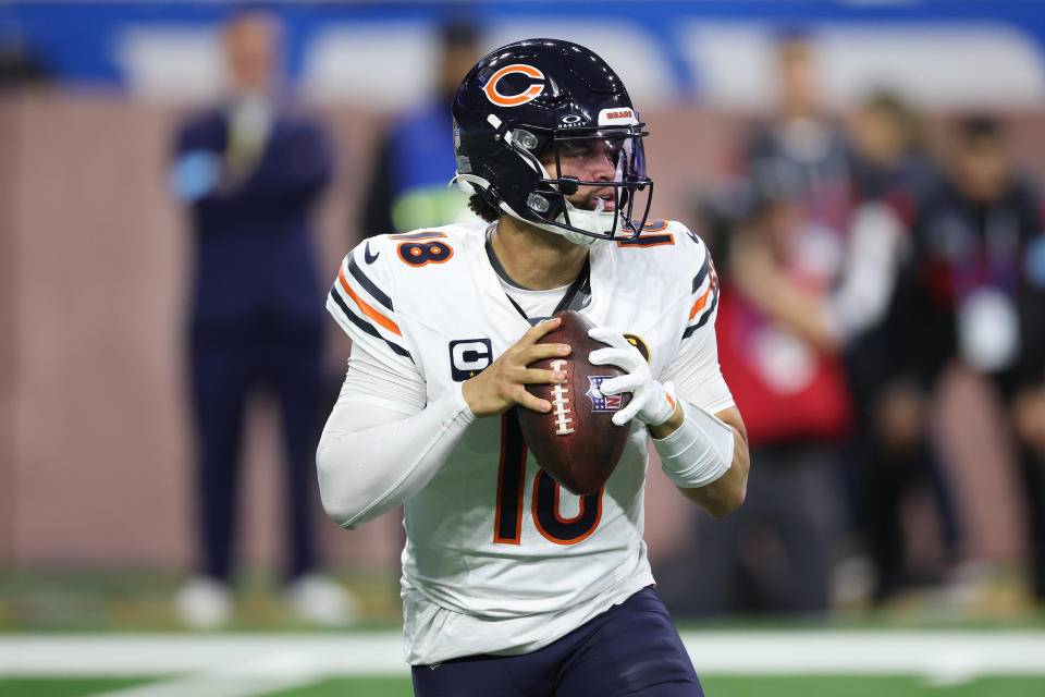 DETROIT, MICHIGAN - NOVEMBER 28: Caleb Williams #18 of the Chicago Bears plays against the Detroit Lions at Ford Field on November 28, 2024 in Detroit, Michigan. (Photo by Gregory Shamus/Getty Images)