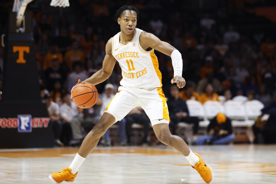 Jordan Gainey lifted Tennessee to a 66-64 win over Illinois on Saturday night.