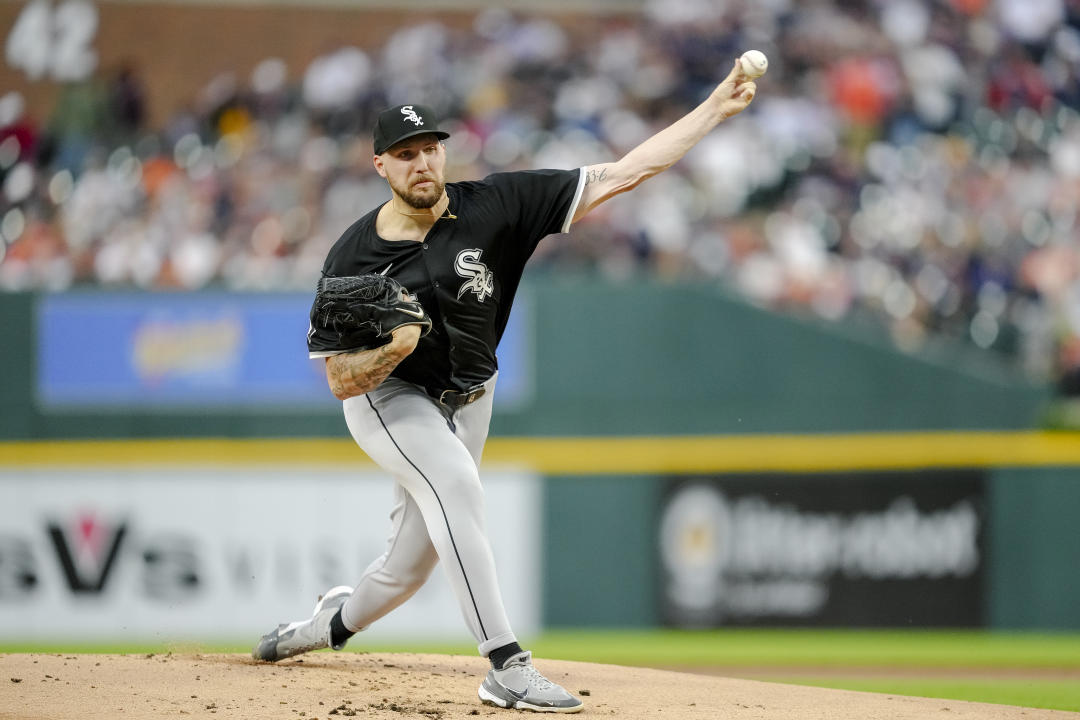 DETROIT, MICHIGAN - SEPTEMBER 27: Garrett Crochet #45 of the Chicago White Sox pitches the ball against the Detroit Tigers at Comerica Park on September 27, 2024 in Detroit, Michigan. (Photo by Nic Antaya/Getty Images)