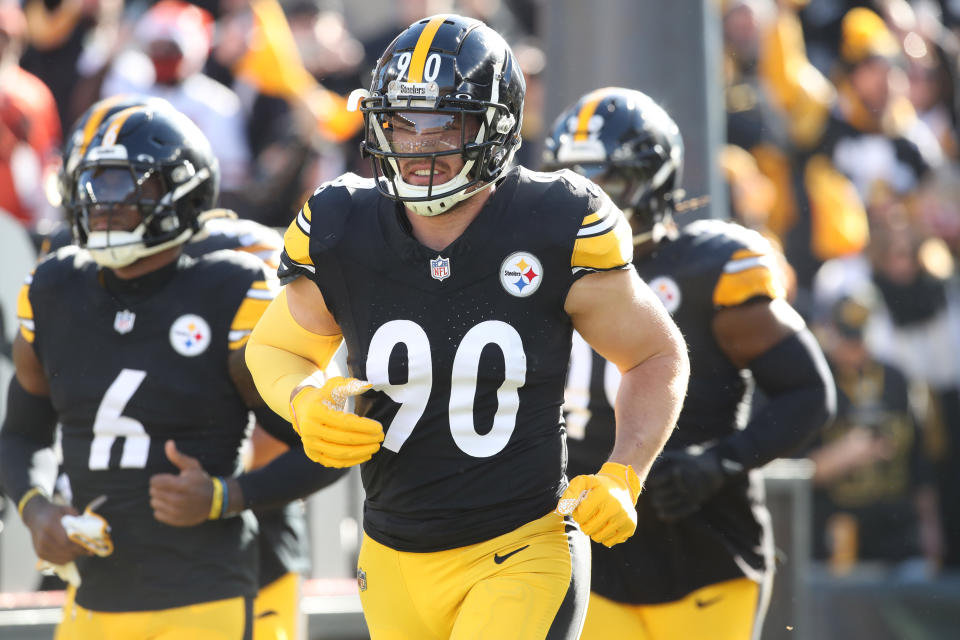 Dec 8, 2024; Pittsburgh, Pennsylvania, USA; Pittsburgh Steelers linebacker T.J. Watt (90) takes the field against the Cleveland Browns at Acrisure Stadium. Mandatory Credit: Charles LeClaire-Imagn Images