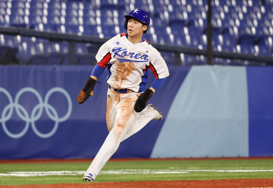 YOKOHAMA, JAPAN - The 25-year-old Kim played the past six seasons with the KBO's Kiwoom Heroes and has slashed .304/.364/.403 with 386 RBI in 953 career games. (Photo by Yuichi Masuda/Getty Images)