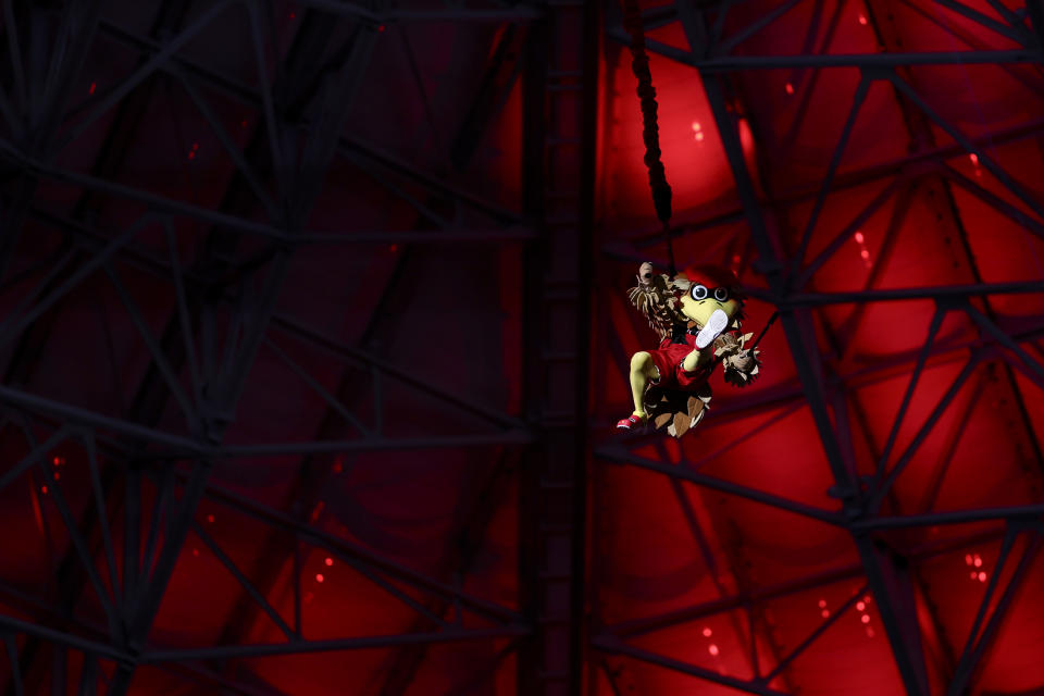 ATLANTA, GEORGIA - OCTOBER 3: Mascot Freddie Falcon of the Atlanta Falcons hangs from the catwalk prior to an NFL football game between the Atlanta Falcons and the Tampa Bay Buccaneers at Mercedes-Benz Stadium on October 3, 2024 in Atlanta, Georgia. (Photo by Kevin Sabitus/Getty Images)