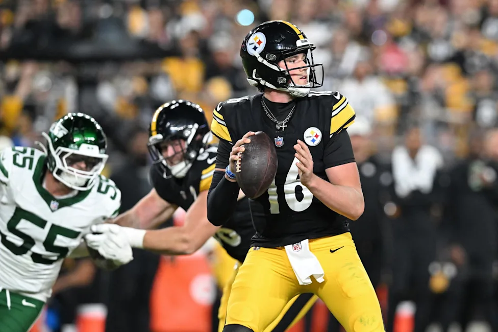 Steelers Keep Four QBs as Massive Roster Shakeup Reshapes Team