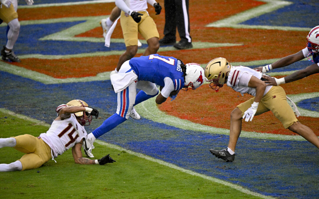 SMU Survives Boston College 25-16 Behind Kevin Jennings, Tough Defense